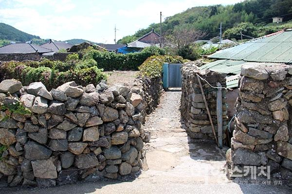 bg_island_coastal_village · 6