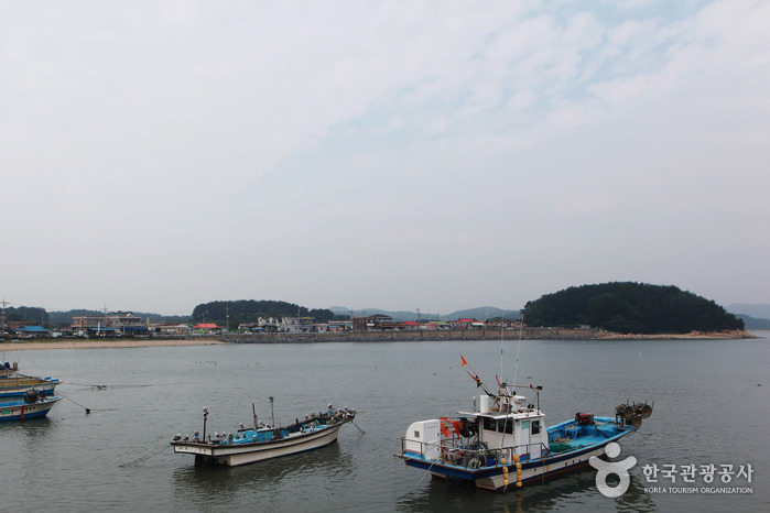 bg_island_main_pier · 3