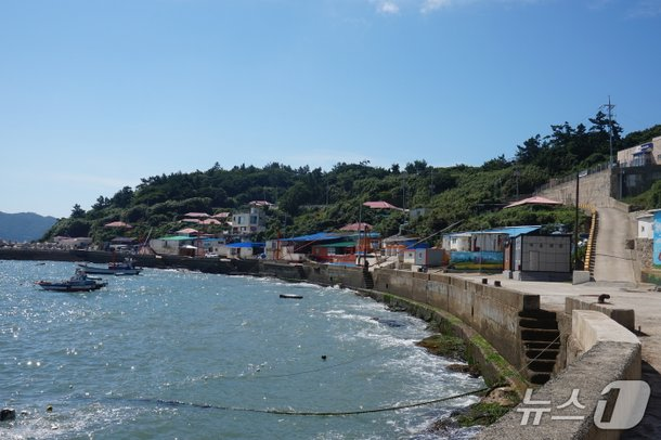 bg_island_main_pier · 2